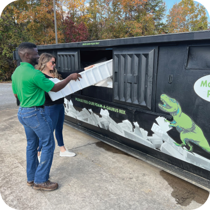Feeding rigid foam into the foam boxes